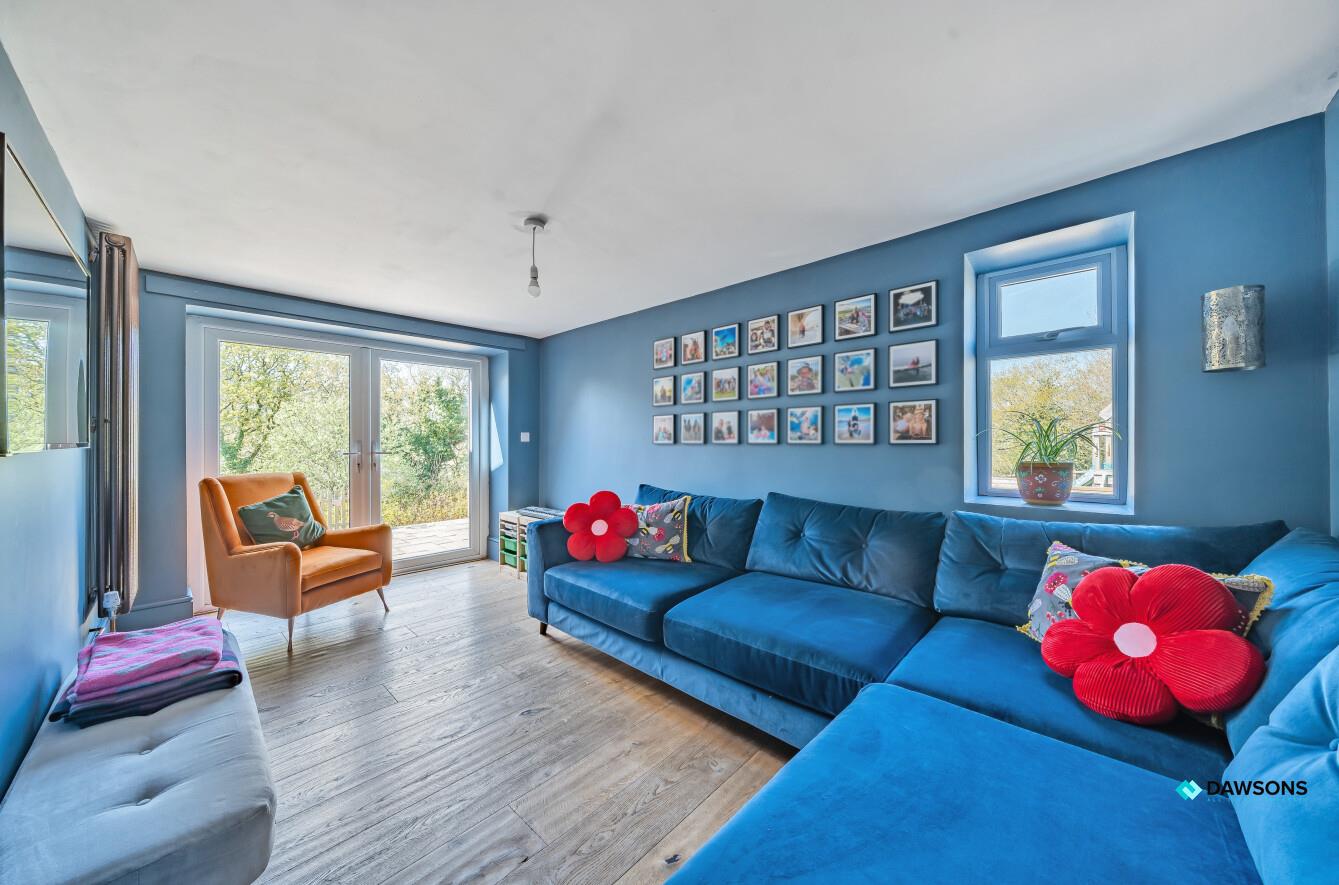 Carmarthen Road, Fforest, Pontarddulais, Swansea, SA4 0FT